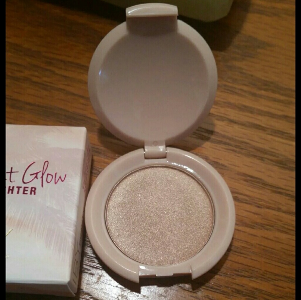 IBY BEAUTY RADIANT GLOW HIGHLIGHTER 24K BNIB